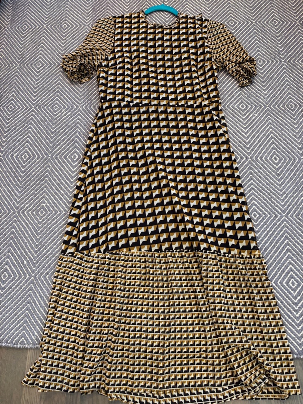 Who what wear Geometric Print Black and Tan Midi Dress Sz M